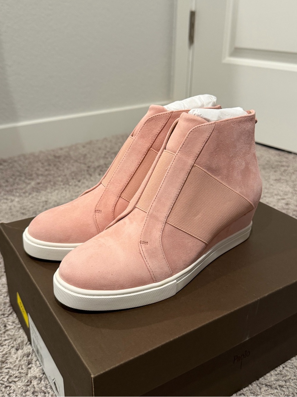 NEW Linea Paulo Suede Wedge Sneaker - Size 6